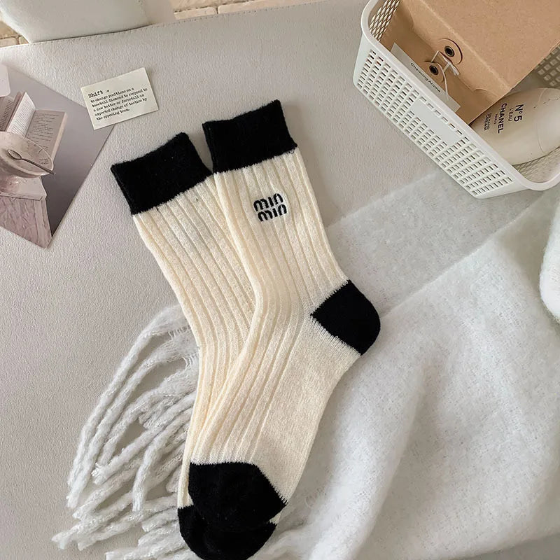 2 Pairs Wool Socks for Women – Black & White Thickened Winter Knitted Warm Socks